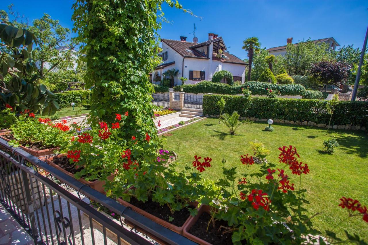 Garden View Apartment In Porec For 2 - 4 Persons Экстерьер фото